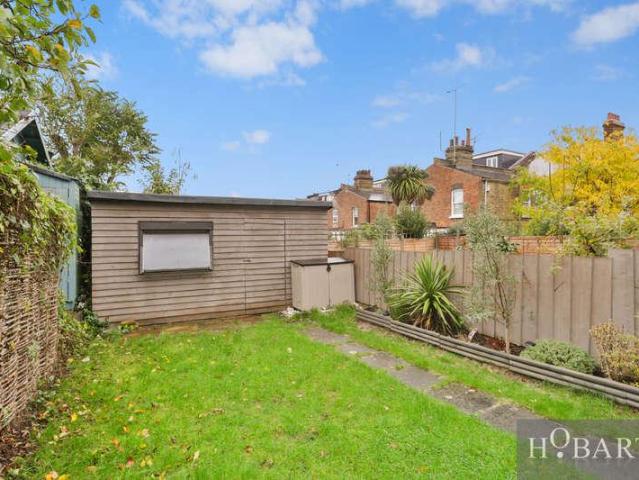 2 bed flat for sale