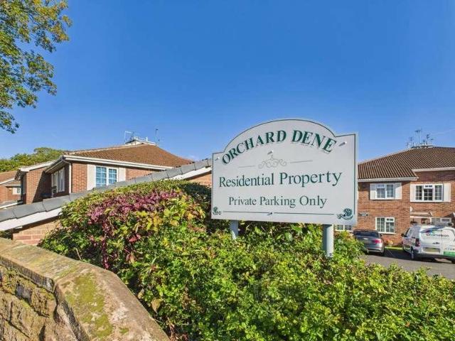 2 bed flat for sale