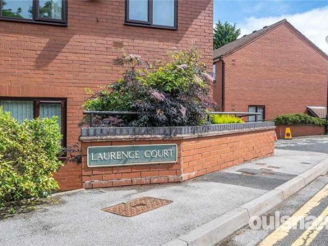 2 bed flat for sale