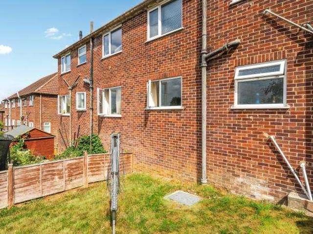 2 bed flat for sale