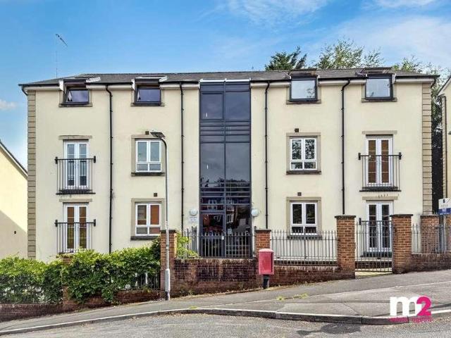 2 bed flat for sale