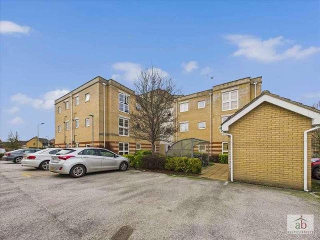 2 bed flat for sale