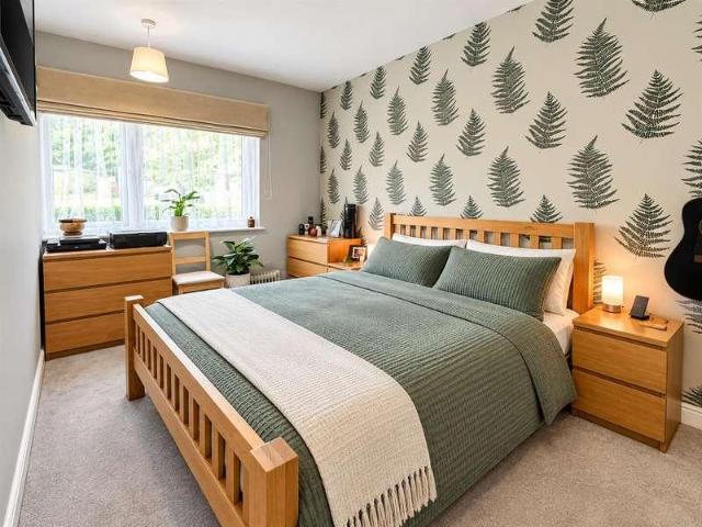 2 bed flat for sale