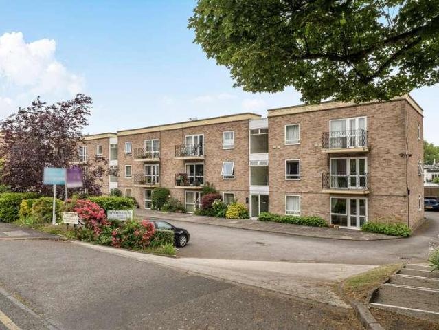 2 bed flat for sale