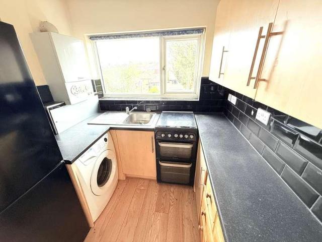 2 bed flat for sale