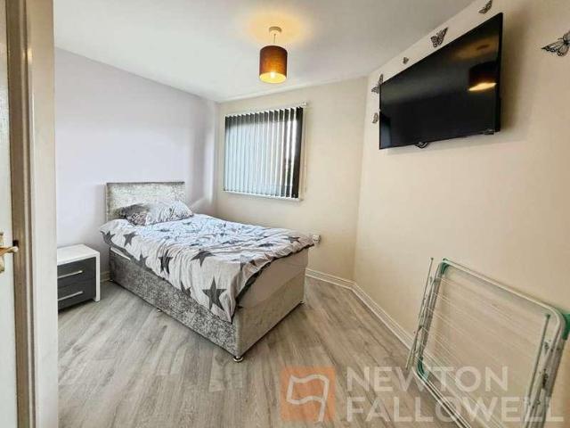 2 bed flat for sale