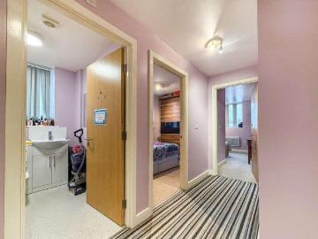 2 bed flat for sale