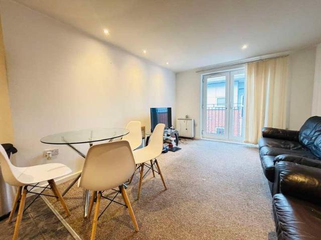 2 bed flat for sale