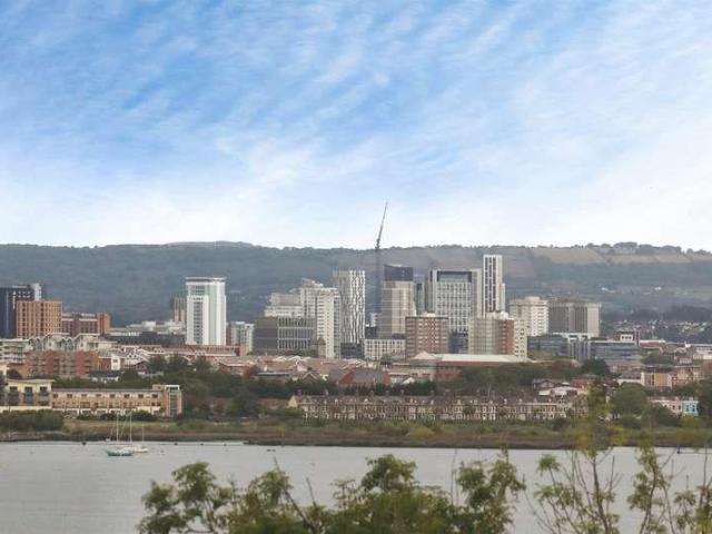 2 bed flat for sale