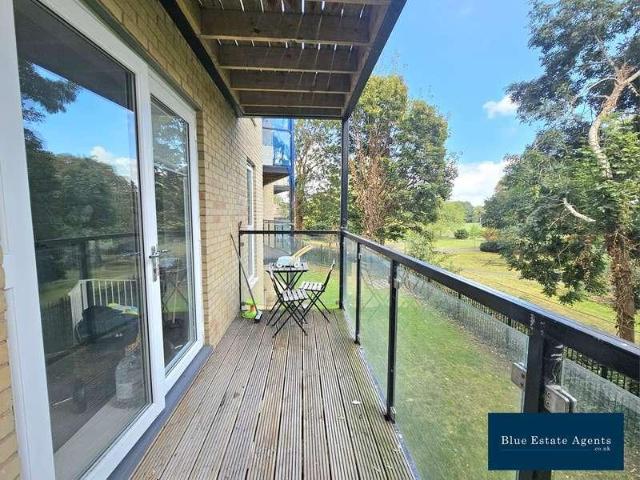2 bed flat for sale