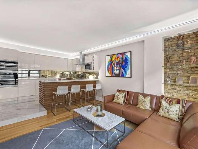 2 bed flat for sale