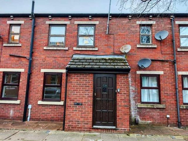 2 bed flat for sale