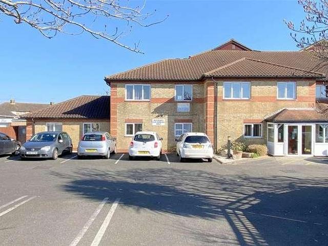 2 bed flat for sale