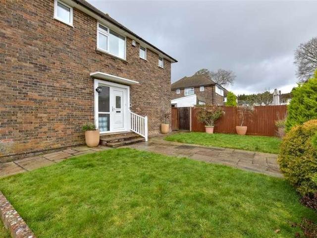 2 bed flat for sale