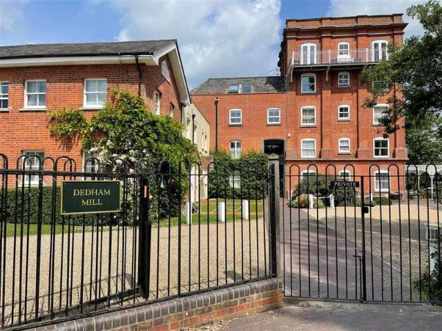 2 bed flat for sale