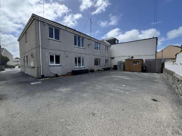 2 bed flat for sale