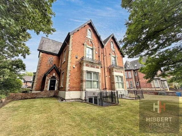 2 bed flat for sale