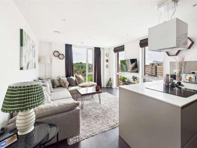 2 bed flat for sale