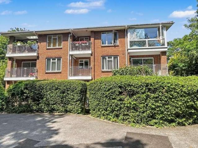 2 bed flat for sale