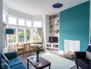 2 bed flat for sale