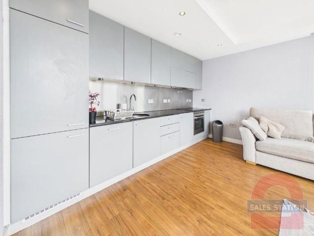 2 bed flat for sale