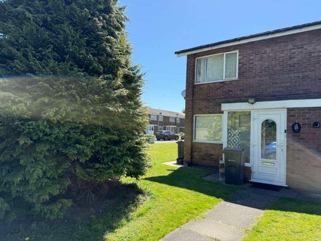 2 bed flat for sale