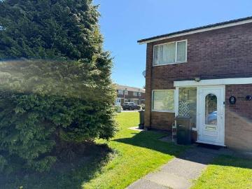 2 bed flat for sale