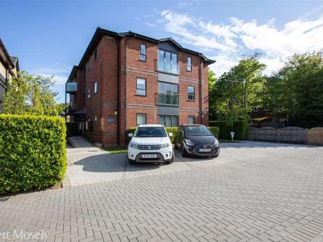 2 bed flat for sale