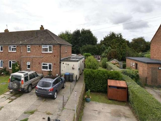 2 bed flat for sale