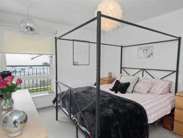 2 bed flat for sale