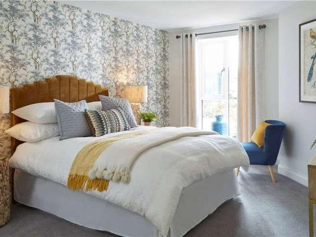2 bed flat for sale