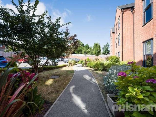 2 bed flat for sale