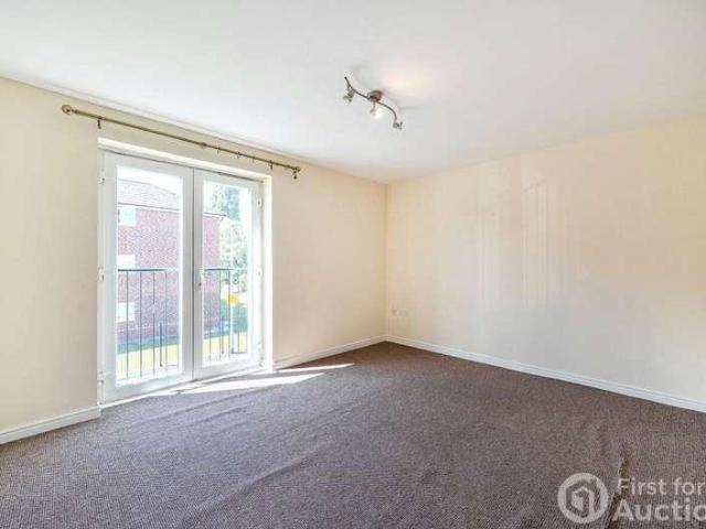 2 bed flat for sale