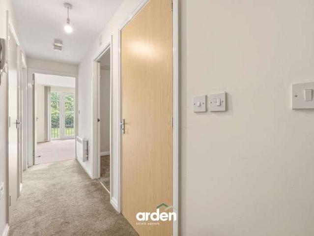 2 bed flat for sale