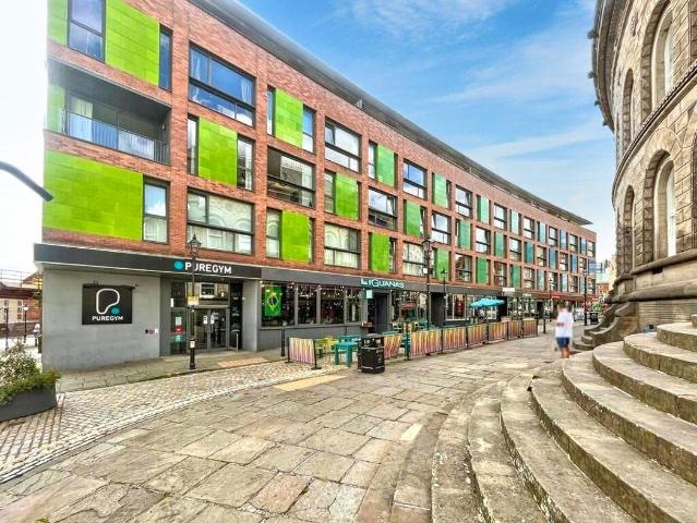 2 bed flat for sale