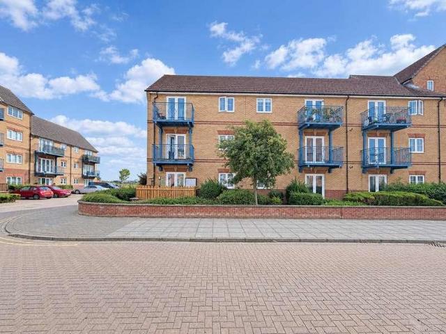 2 bed flat for sale