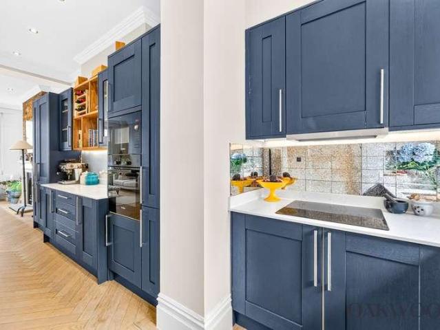 2 bed flat for sale
