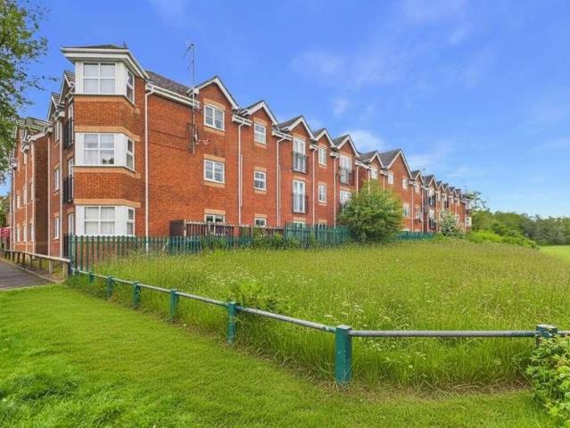 2 bed flat for sale