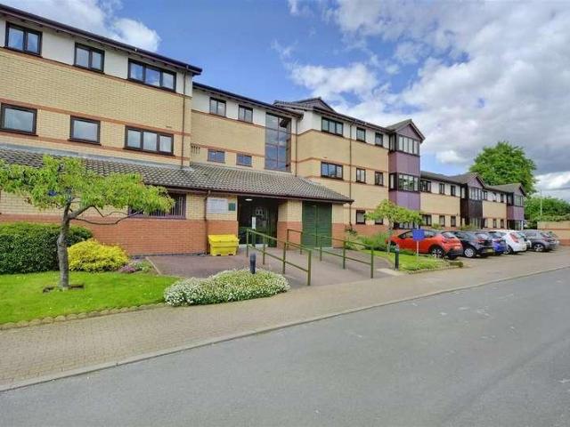 2 bed flat for sale