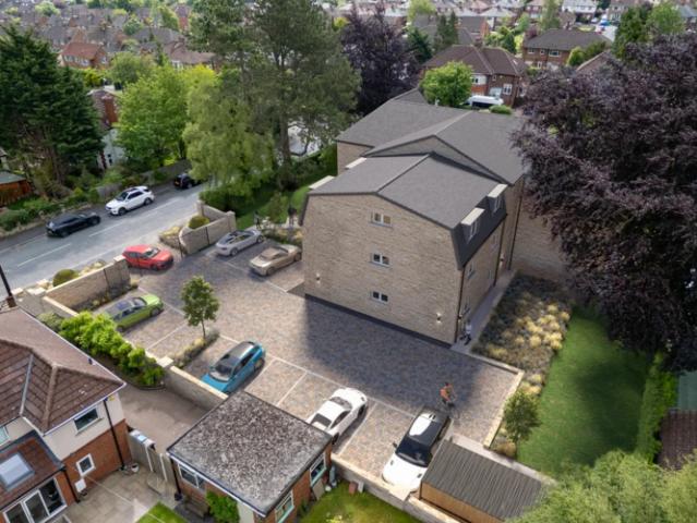 2 bed flat for sale