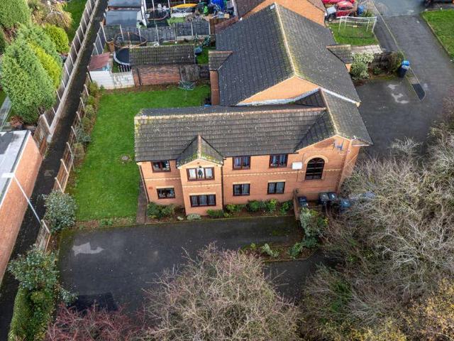 2 bed flat for sale