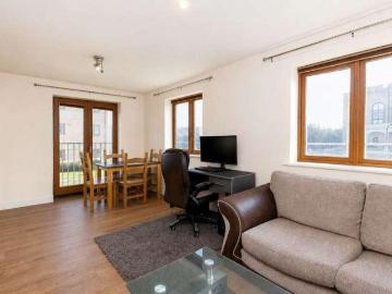 2 bed flat for sale