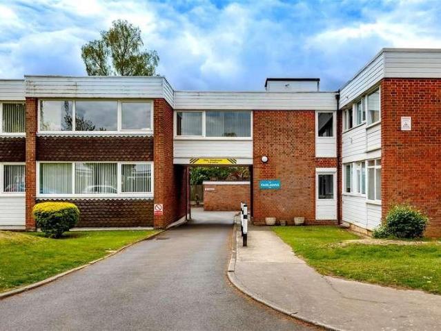 2 bed flat for sale