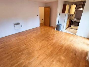2 bed flat for sale