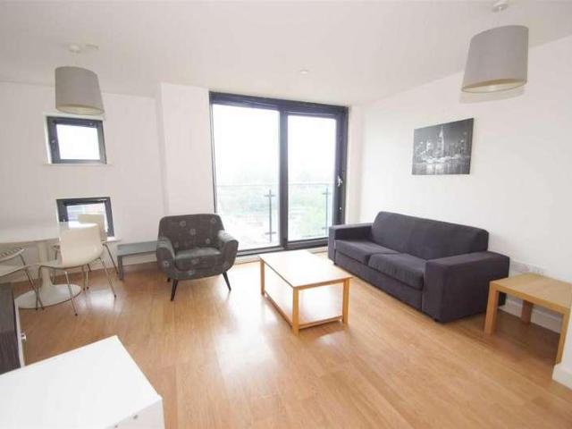 2 bed flat for sale