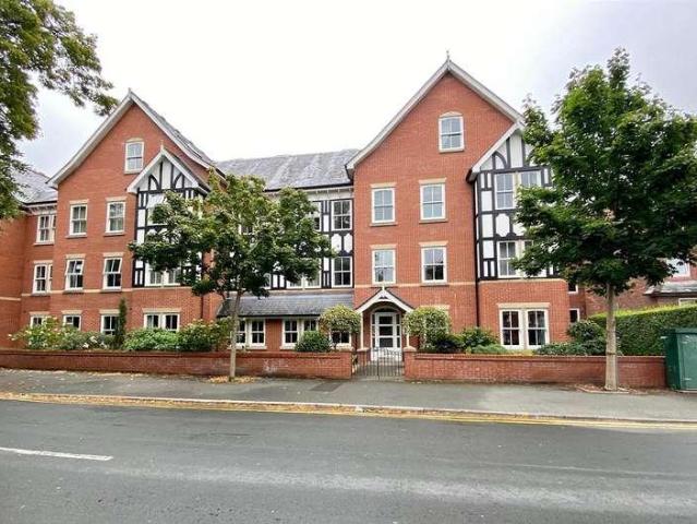 2 bed flat for sale