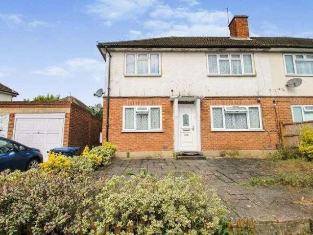 2 bed flat for sale