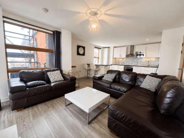 2 bed flat for sale