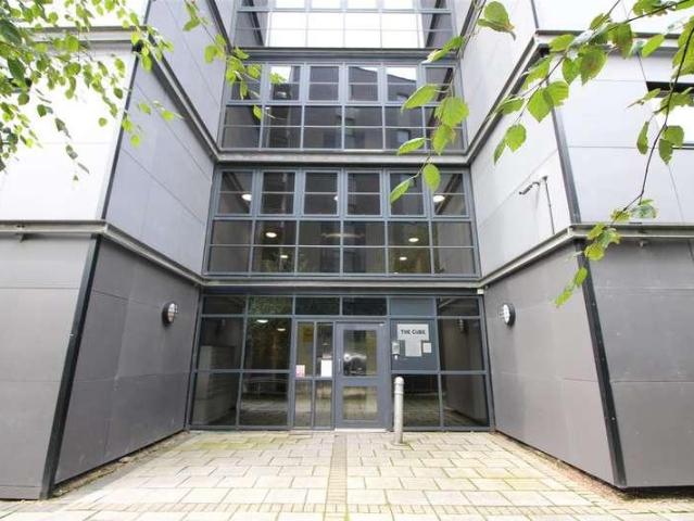 2 bed flat for sale