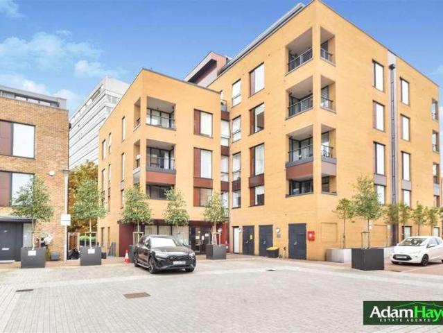 2 bed flat for sale